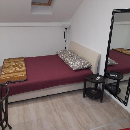 Aleksandrija 1 Nis Bagian luar foto