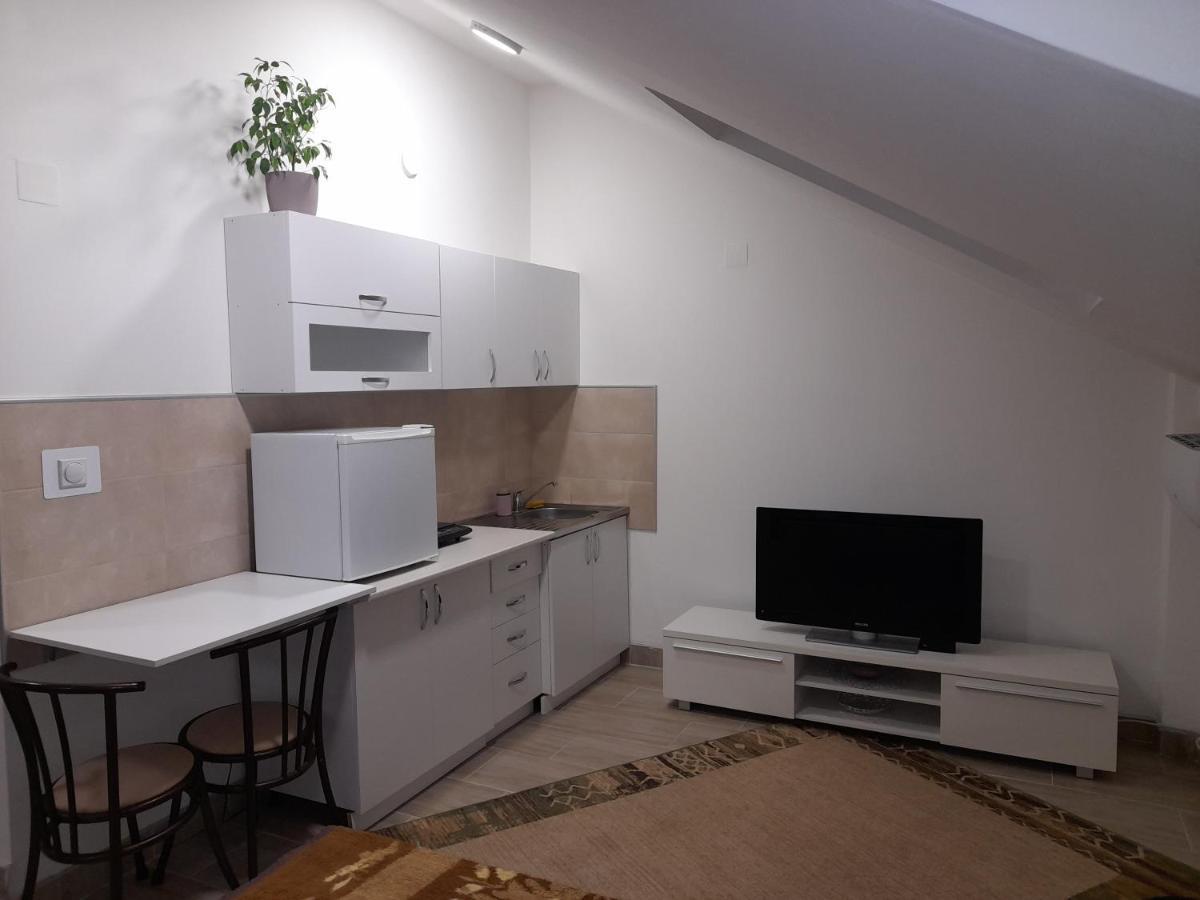 Aleksandrija 1 Nis Bagian luar foto